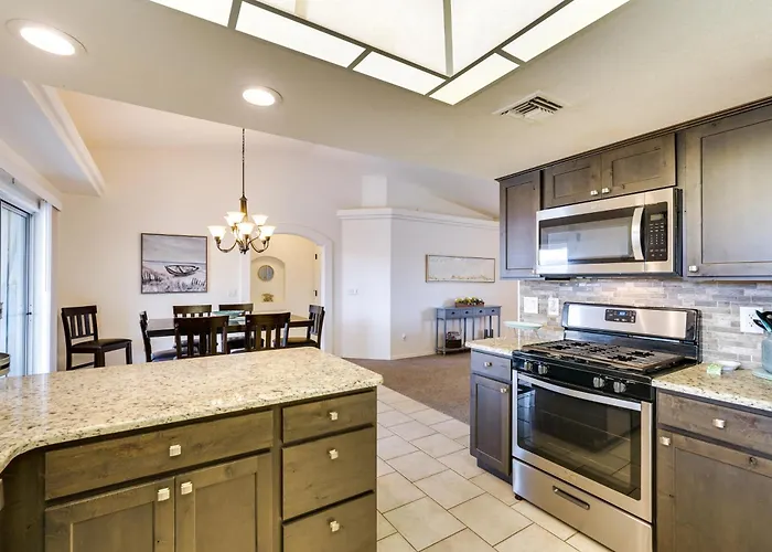4 Mi To Access: W/ & Mtn Views! Vakantiehuis Lake Havasu City